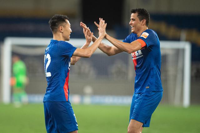 世界杯高清观看-2球被吹+失点豪华申花战平 德比战谁为康熙解忧？